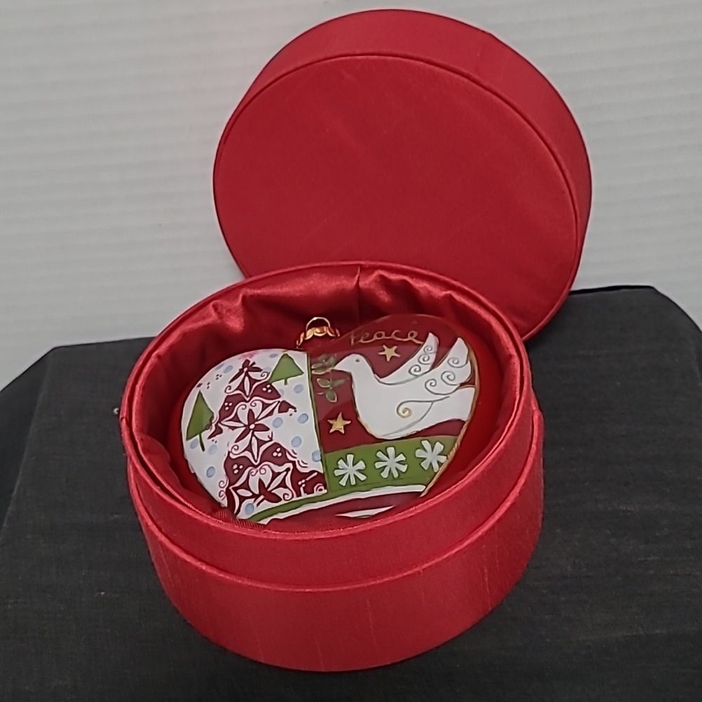 💣 Pier 1 2014 Heary Christmas Ornament.  Like new Condition. Comes in a